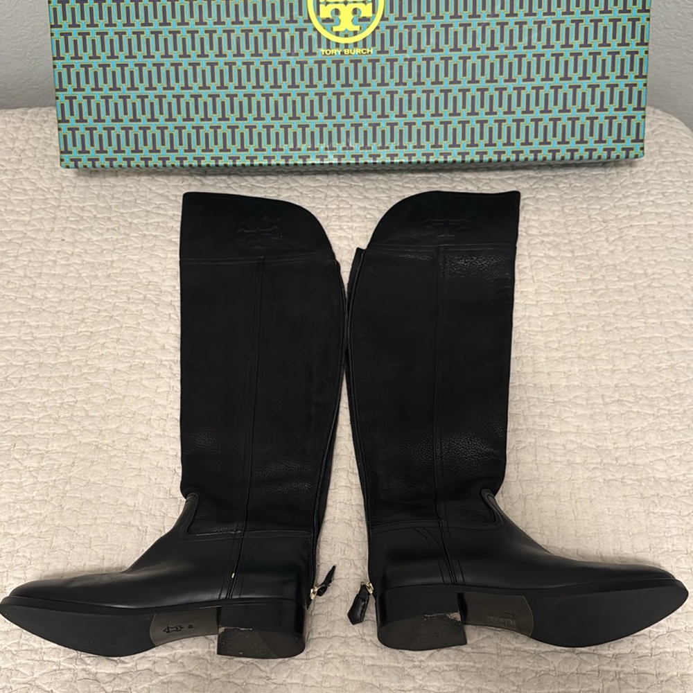 Tory Burch Simone Boots - Picture 4 of 9